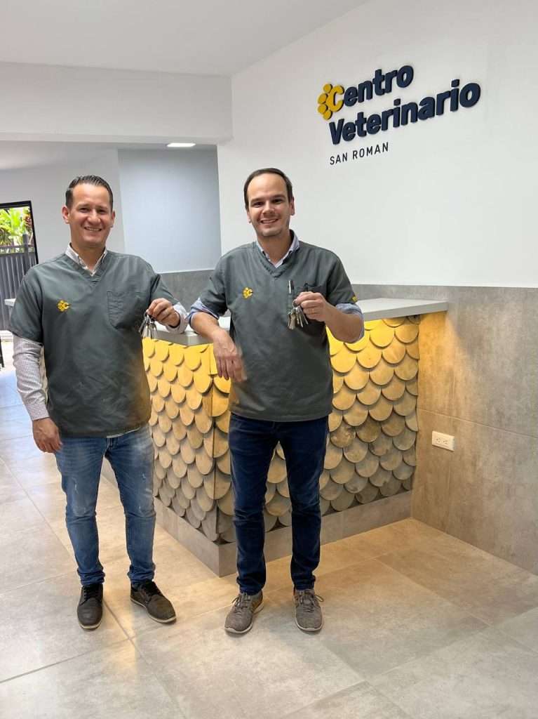 Dr. Gustavo Vuurman en el Centro Veterinario